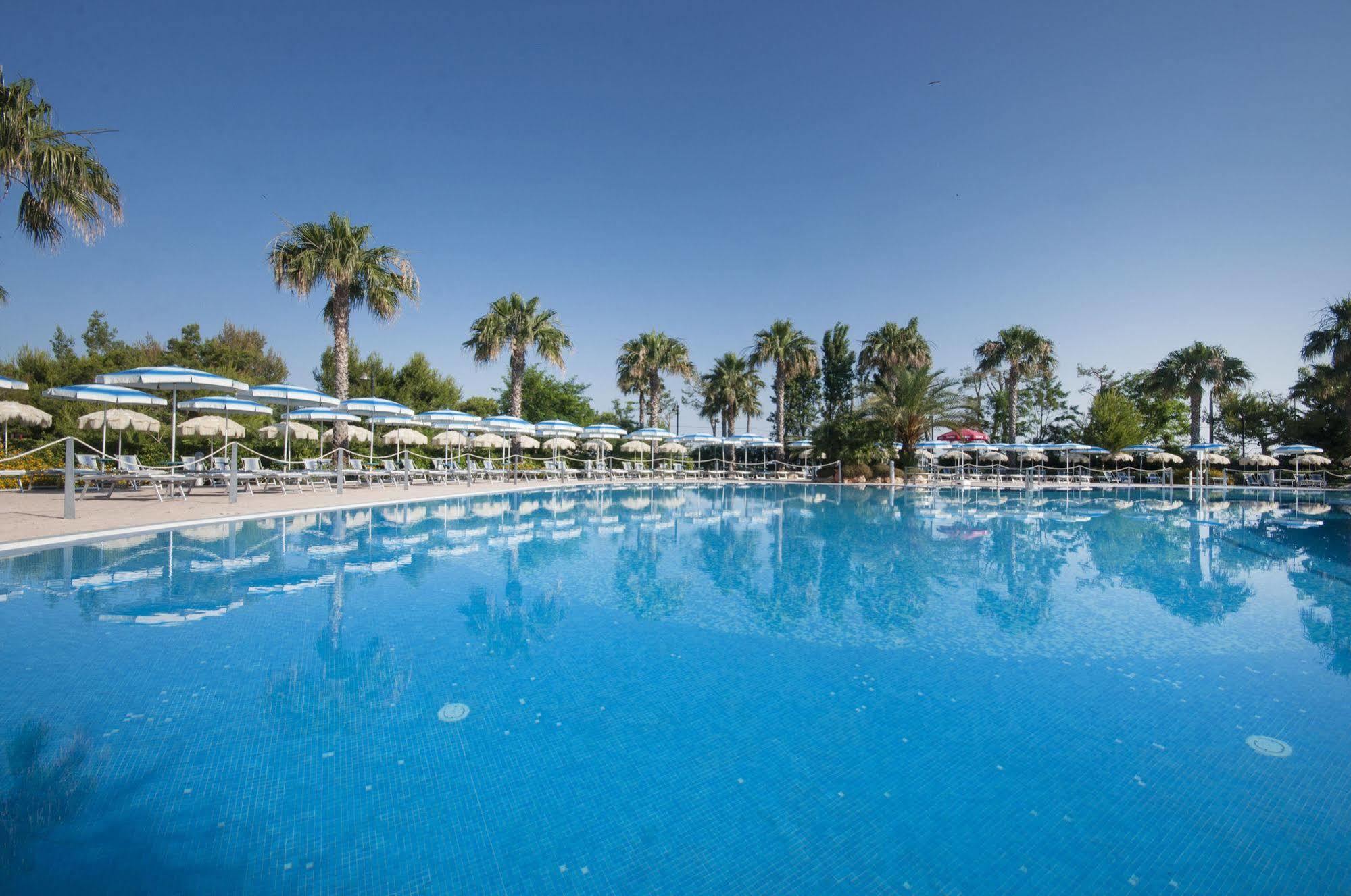 Blu Salento Village Sant Isidoro  Luaran gambar